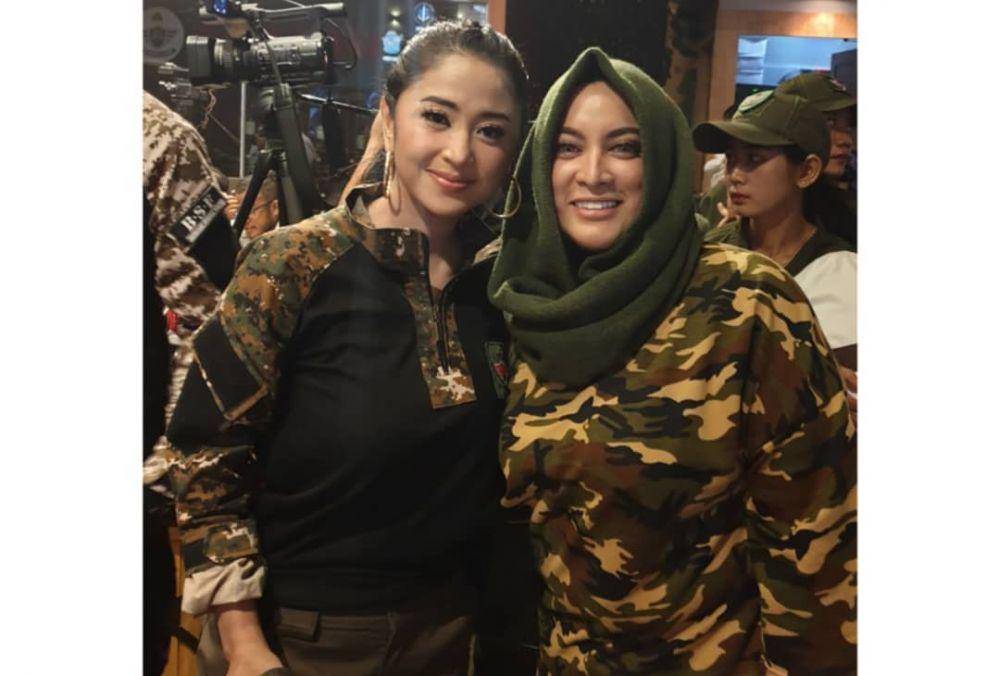 Jane Shalimar dan sahabat artisnya (instagram.com/janeshalimar_1)