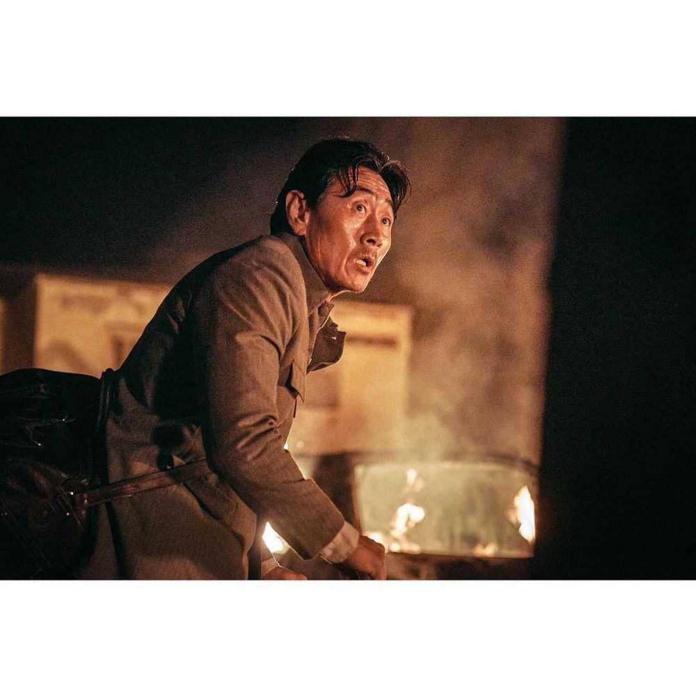 Heo Jun Ho di cuplikan film Escape from Mogadishu (instagram.com/lotteent.movie)