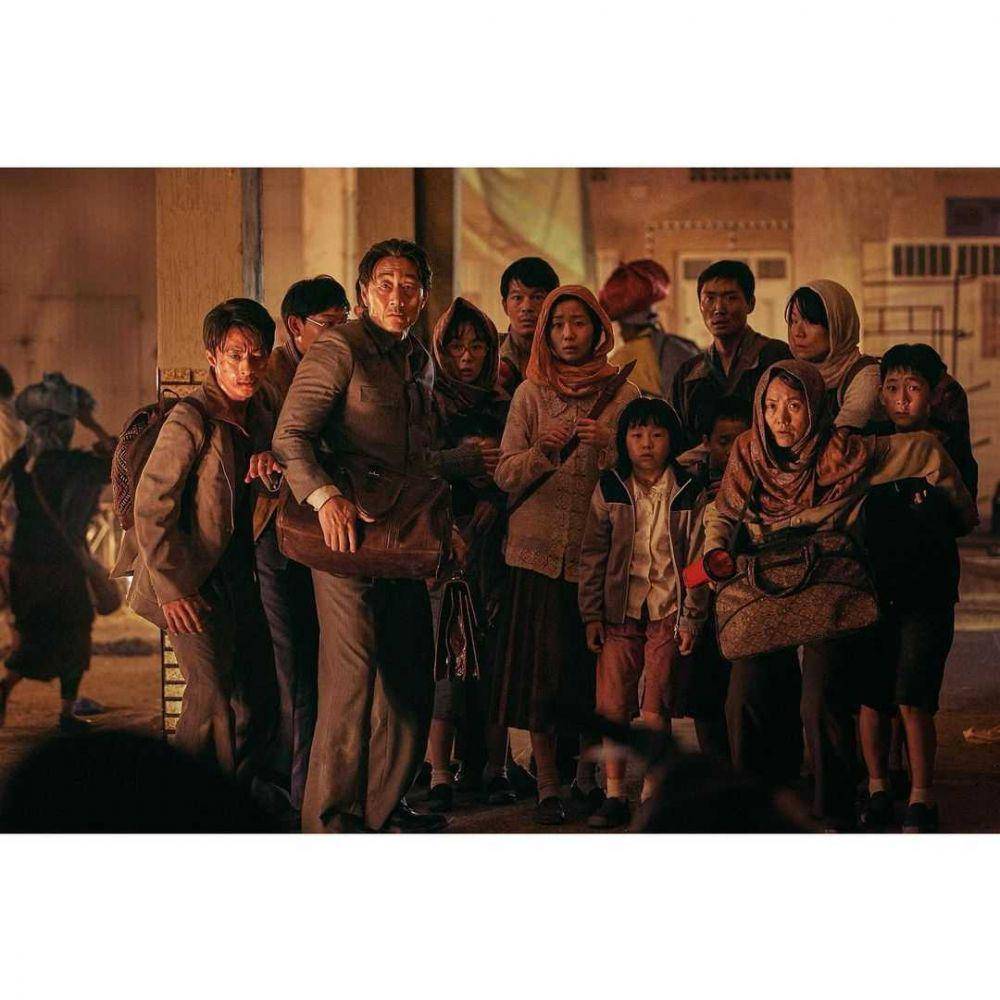 cuplikan film Escape from Mogadishu (instagram.com/lotteent.movie)