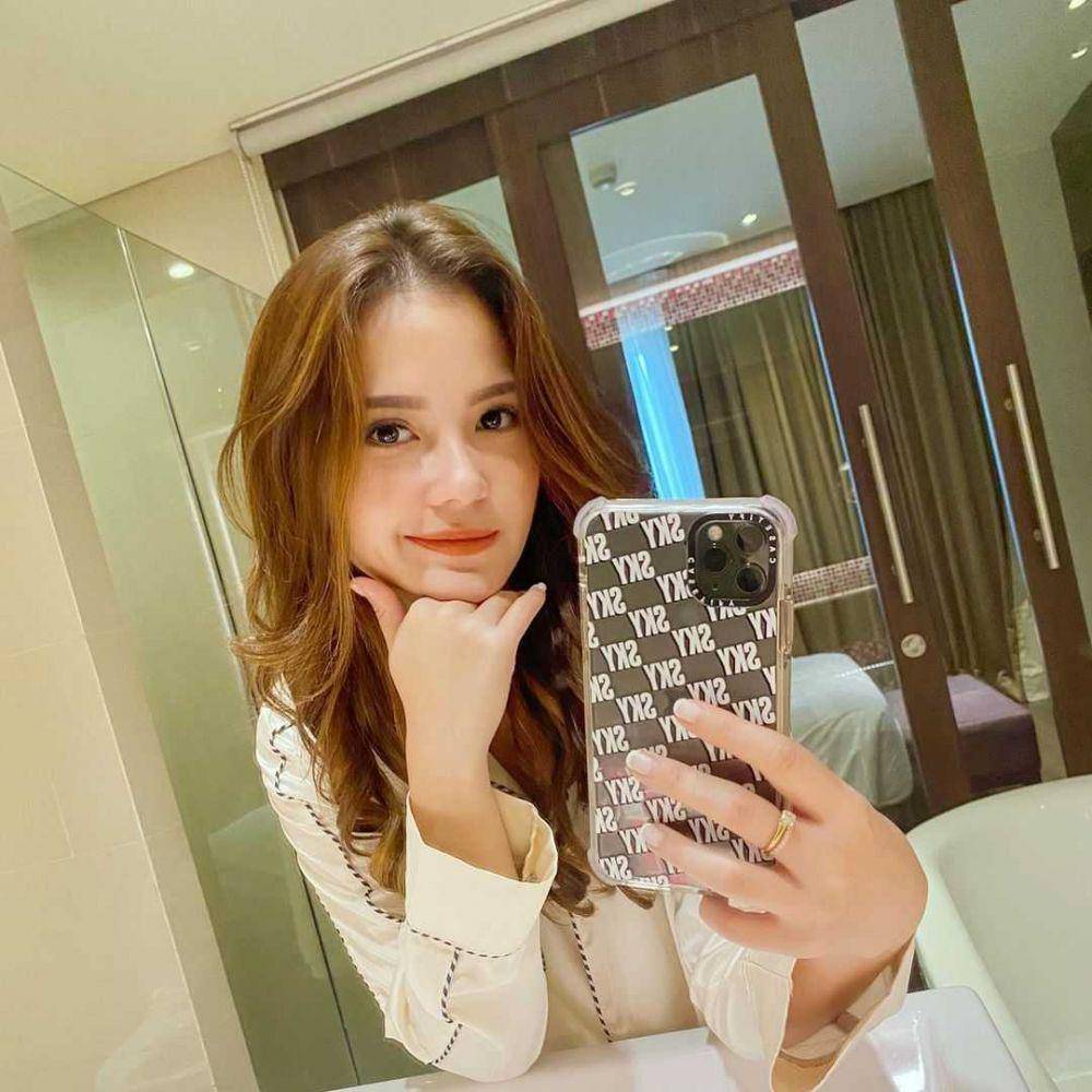 Voke Victoria (instagram.com/vokevictoriaaa)
