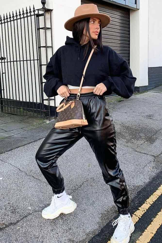 tips bergaya sporty dengan leather pants (glaminati.com)