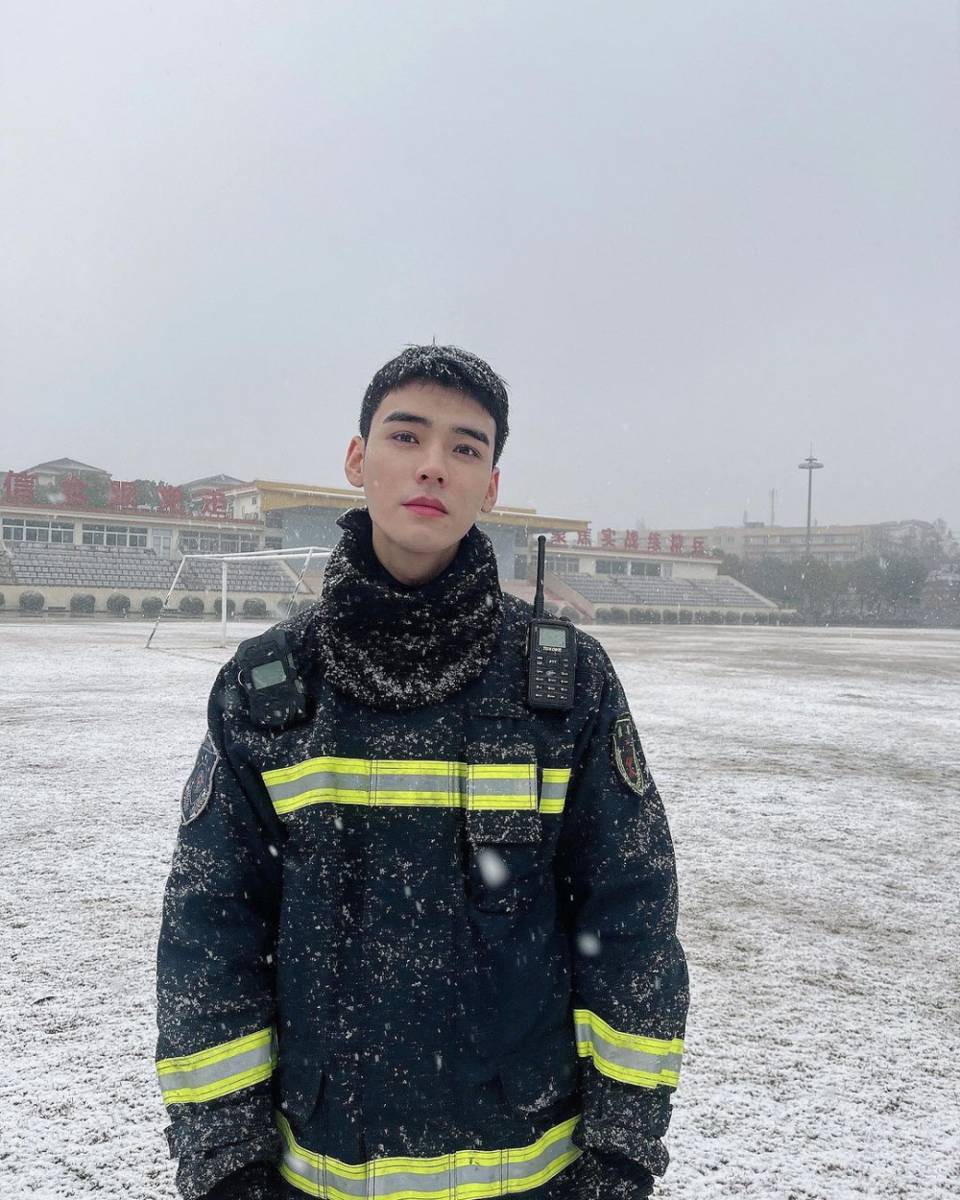 Gong Jun (instagram.com/gongjunhahaha)