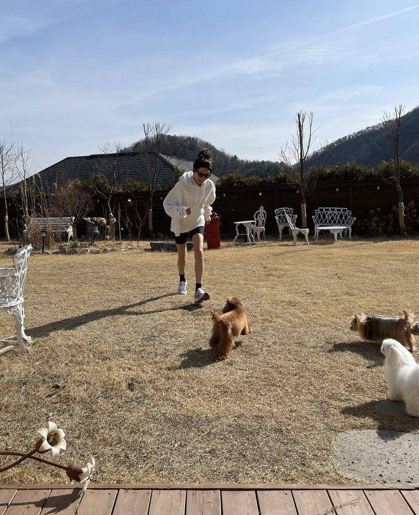 Choi Sooyoung (instagram.com/sooyoungchoi/)