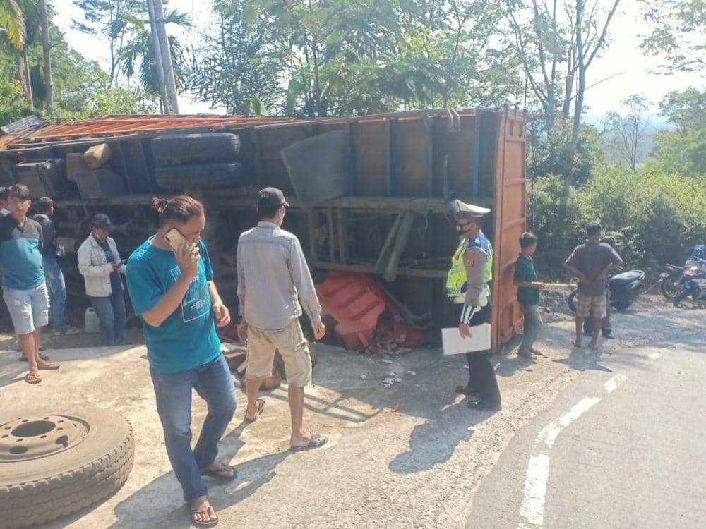 Fusa tabrak Pos Derek di Tanggamus (IDN Times/Istimewa)