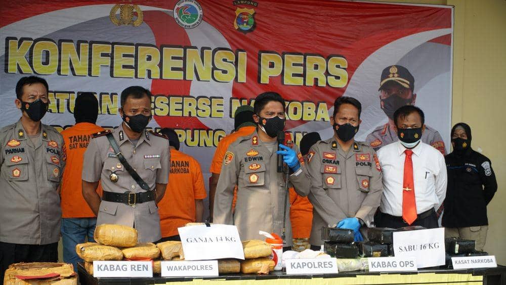Ekpose penyelundupan sabu 16 Kg dan ganja 14 Kg (IDN Times/Istimewa)
