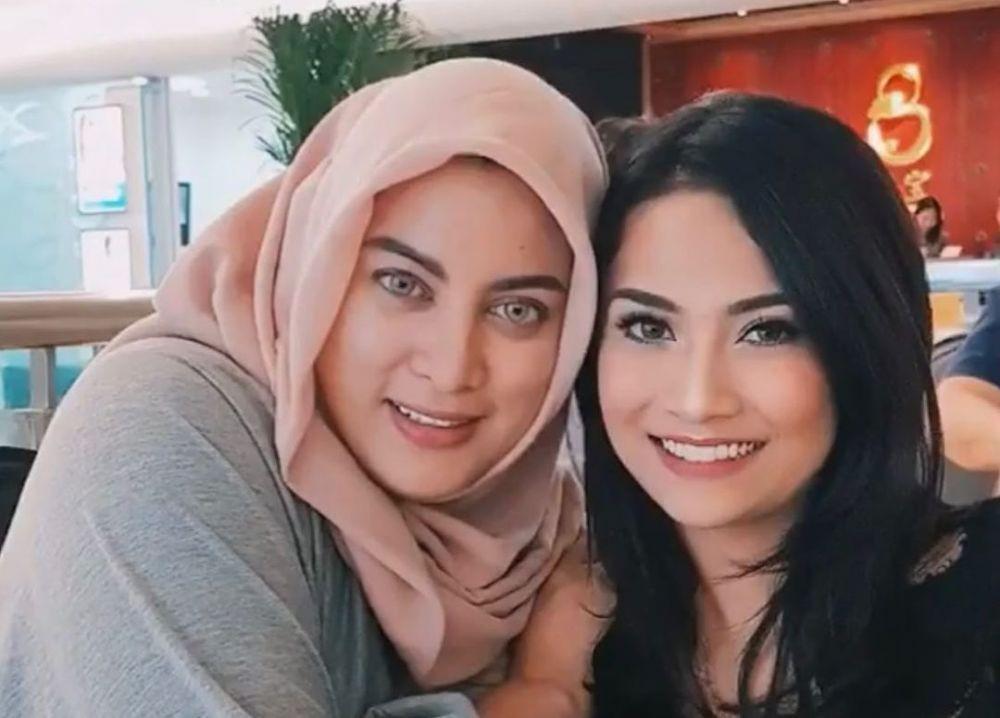 Bak Kakak Adik, 10 Potret Kebersamaan Vanessa Angel dan Jane Shalimar