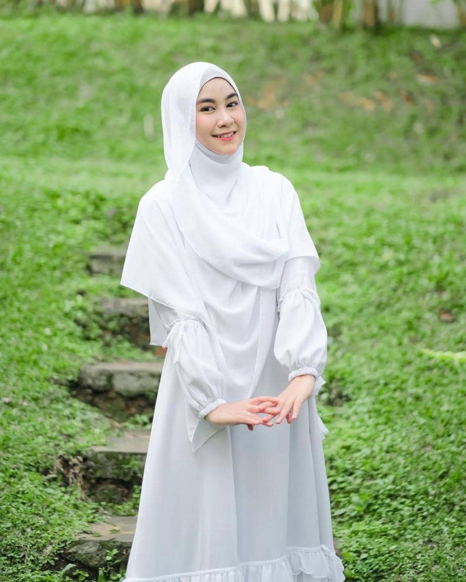 Anisa Rahma (instagram.com/anisarahma_12)