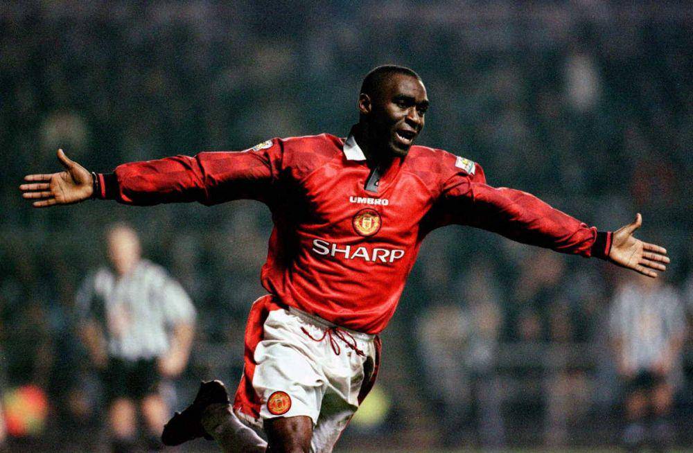 Andy Cole semasa membela Manchester United (allforunited.com)