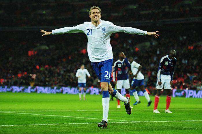 Peter Crouch sering main di timnas tapi tak pernah tampil di Piala Eropa (planetfootball.com)
