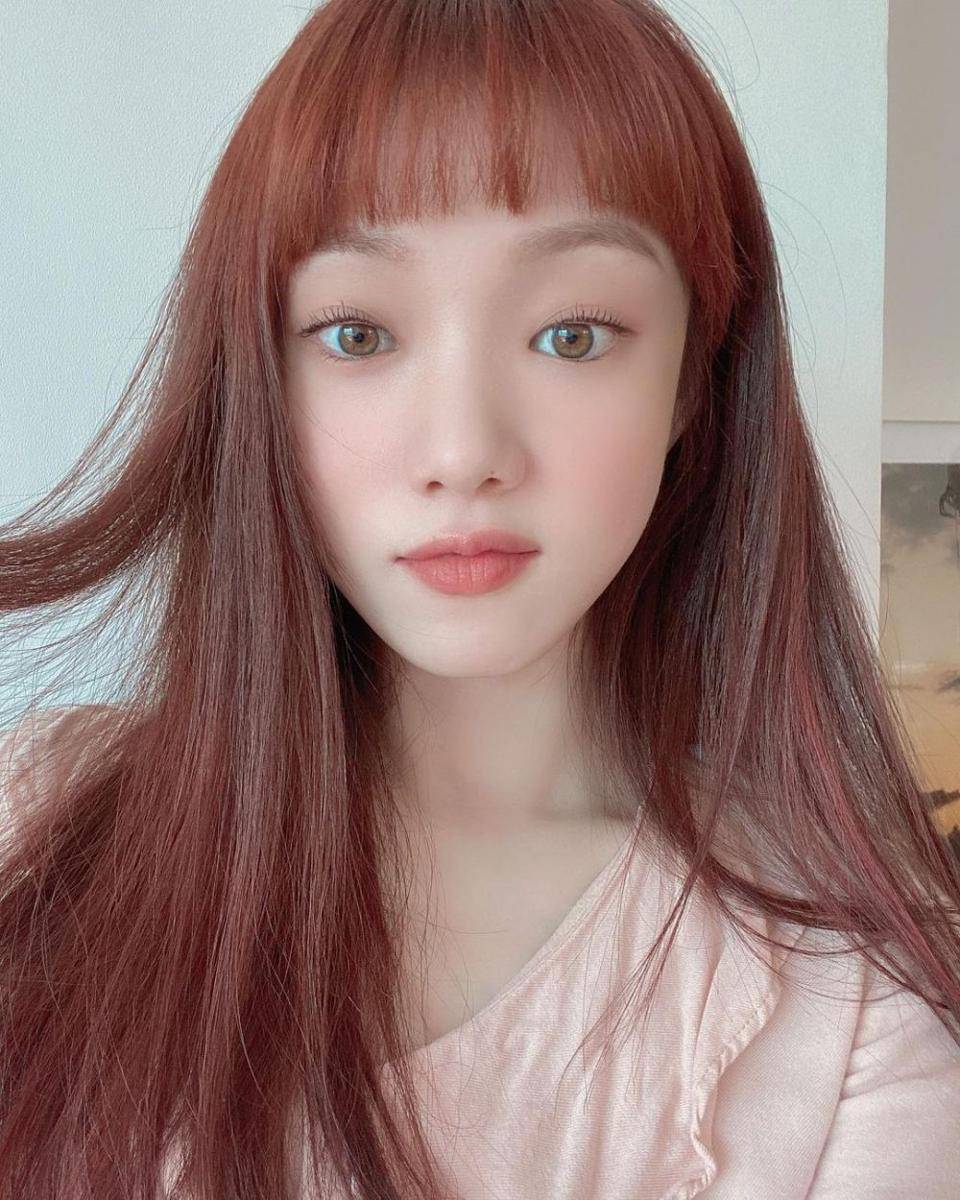 Lee Sung Kyung (instagram.com/heybiblee)