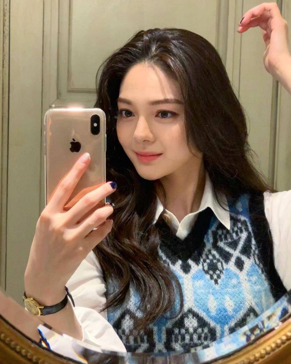 Kim Myung Ji (instagram.com/myongd97)