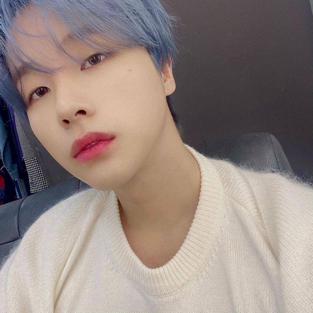 Jinhwan iKON (instagram.com/gnani_____)