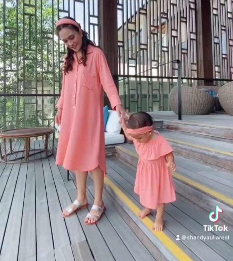 Shandy Aulia (Instagram.com/shandyaulia)