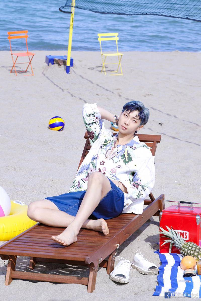 RM BTS (facebook.com/bangtan.official)