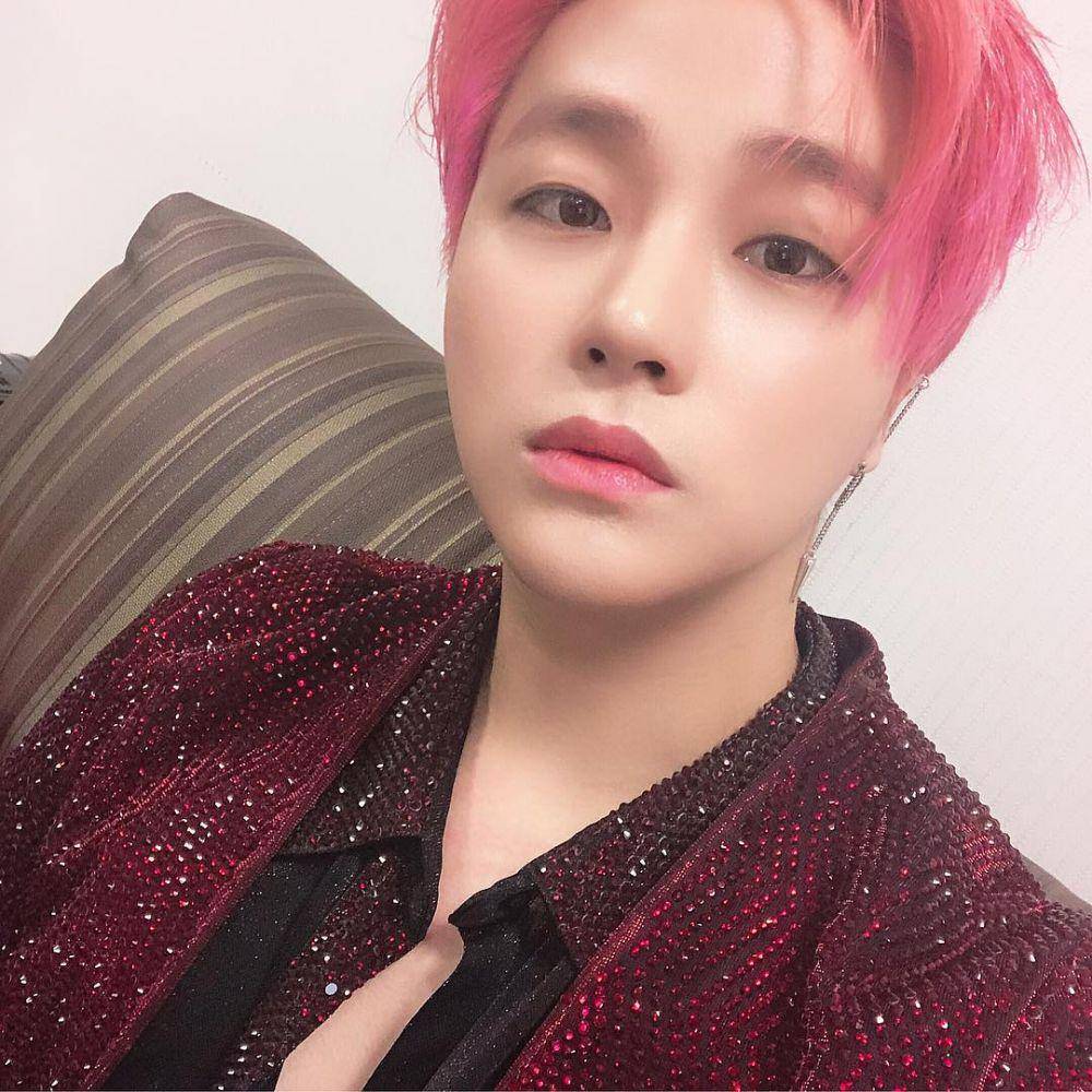 Jinhwan iKON (instagram.com/gnani_____)