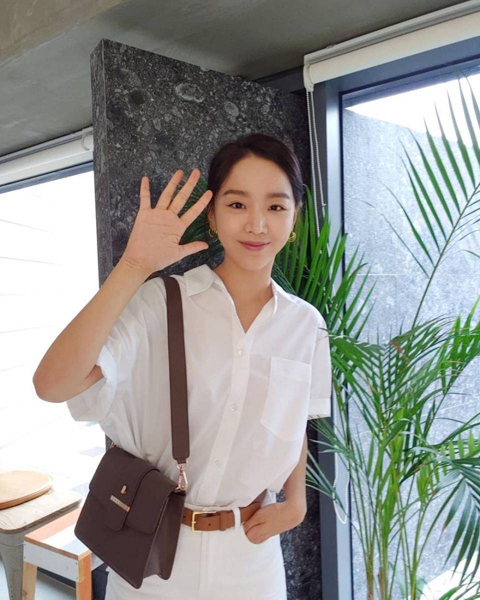 Shin Hye Sun (instagram.com/shinhs831)