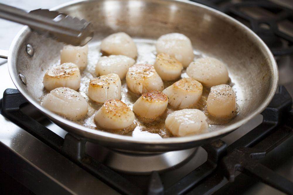 Ilustrasi membuat scallop ala restoran (thekitchn.com)
