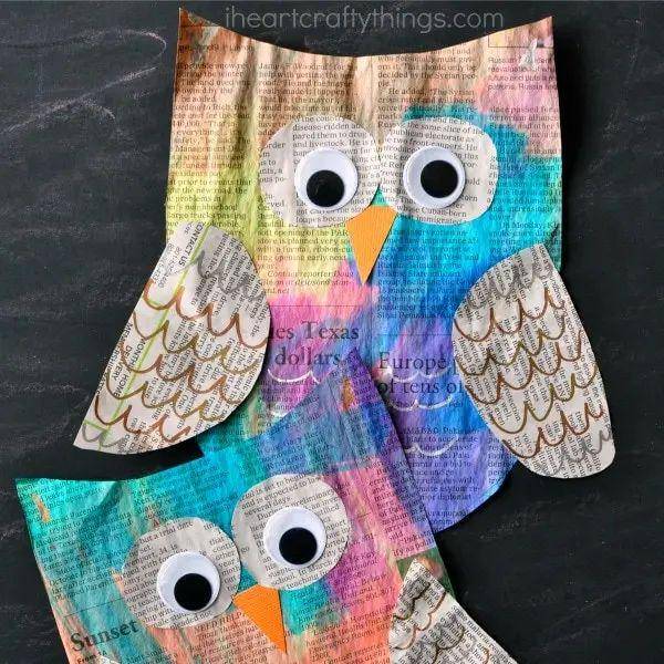 Daur ulang sampah berupa burung hantu kertas koran (iheartcraftythings.com)