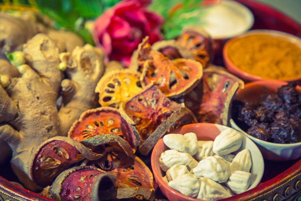 ilustrasi herbal. (freepik.com/jannoon028)