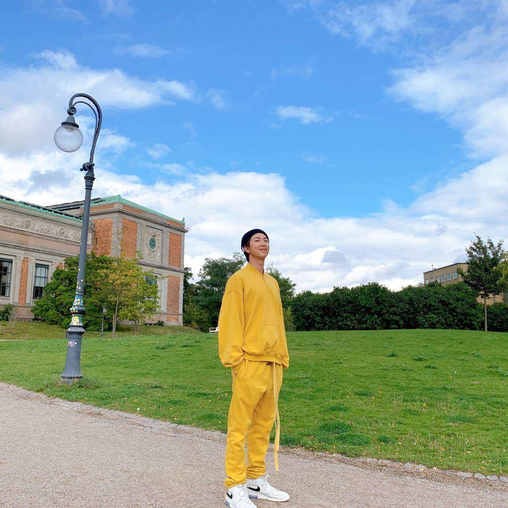 RM BTS di Statens Museum for Kunst, Copanhagen (twitter.com/weverse_0613)
