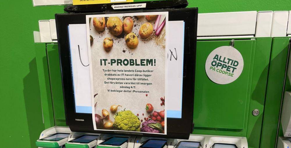 Mesin pembayaran di Supermarket Coop Swedia yang tidak berfungsi. (twitter.com/campuscodi)