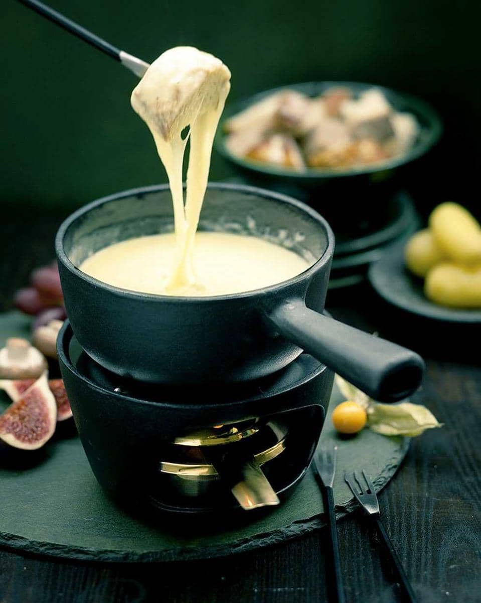 fondue savoyarde (instagram/montblanc_booking)