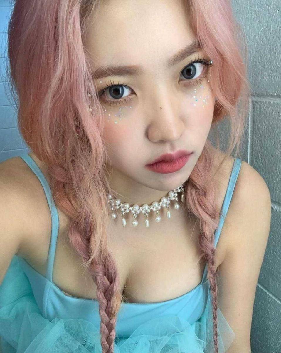 Yeri Red Velvet (instagram.com/yerimiese)