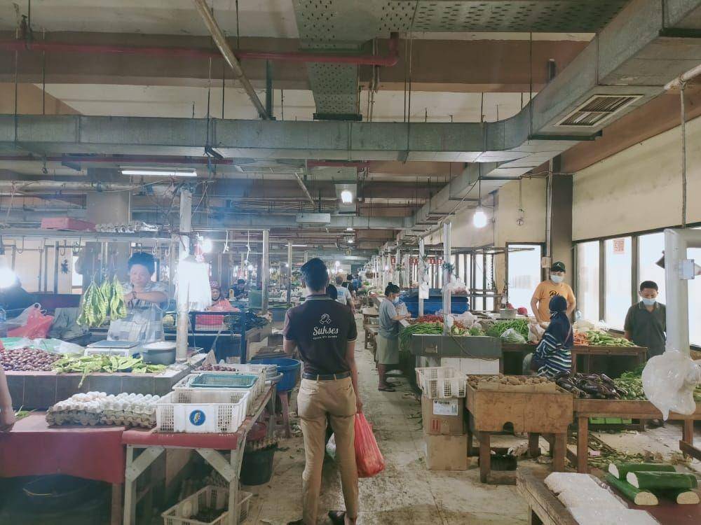Suasana pengunjung Pasar Cisalak, Kecamatan Cimanggis, mengalami penurunan pengunjung. (Istimewa)