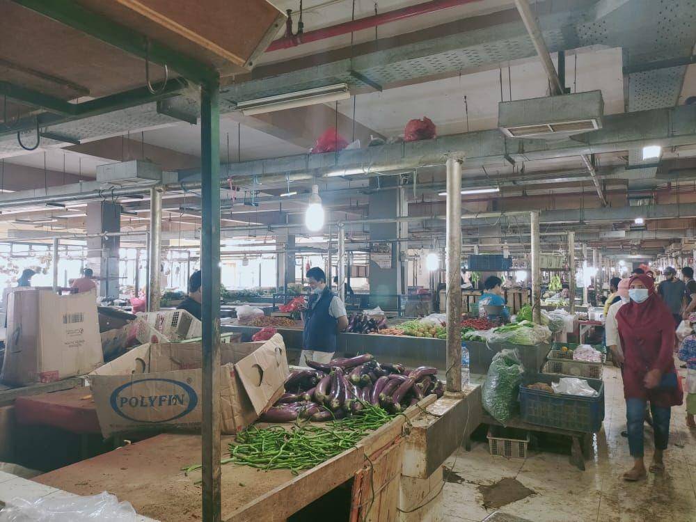 Suasana pengunjung Pasar Cisalak, Kecamatan Cimanggis, mengalami penurunan pengunjung. (Istimewa)
