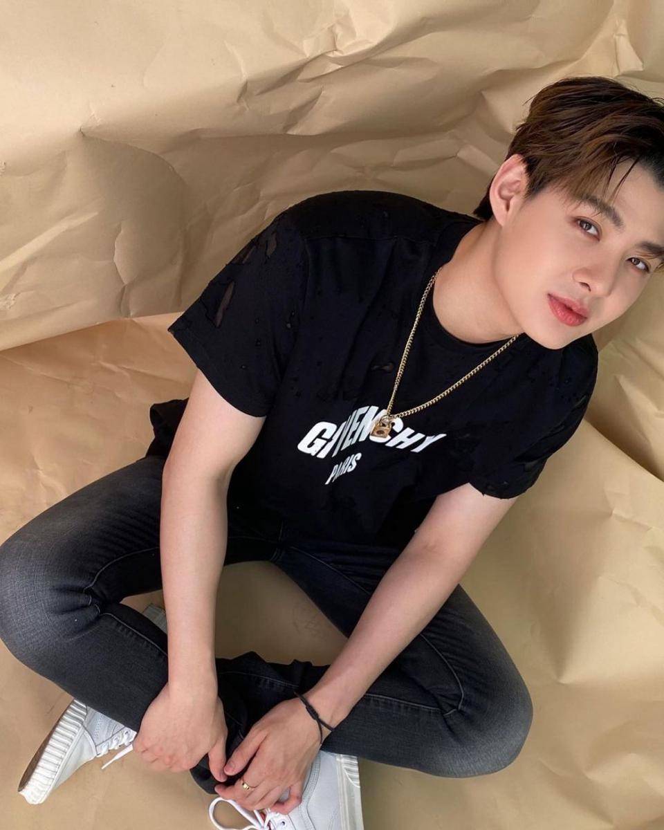Saint Suppapong (instagram.com/saintsup)
