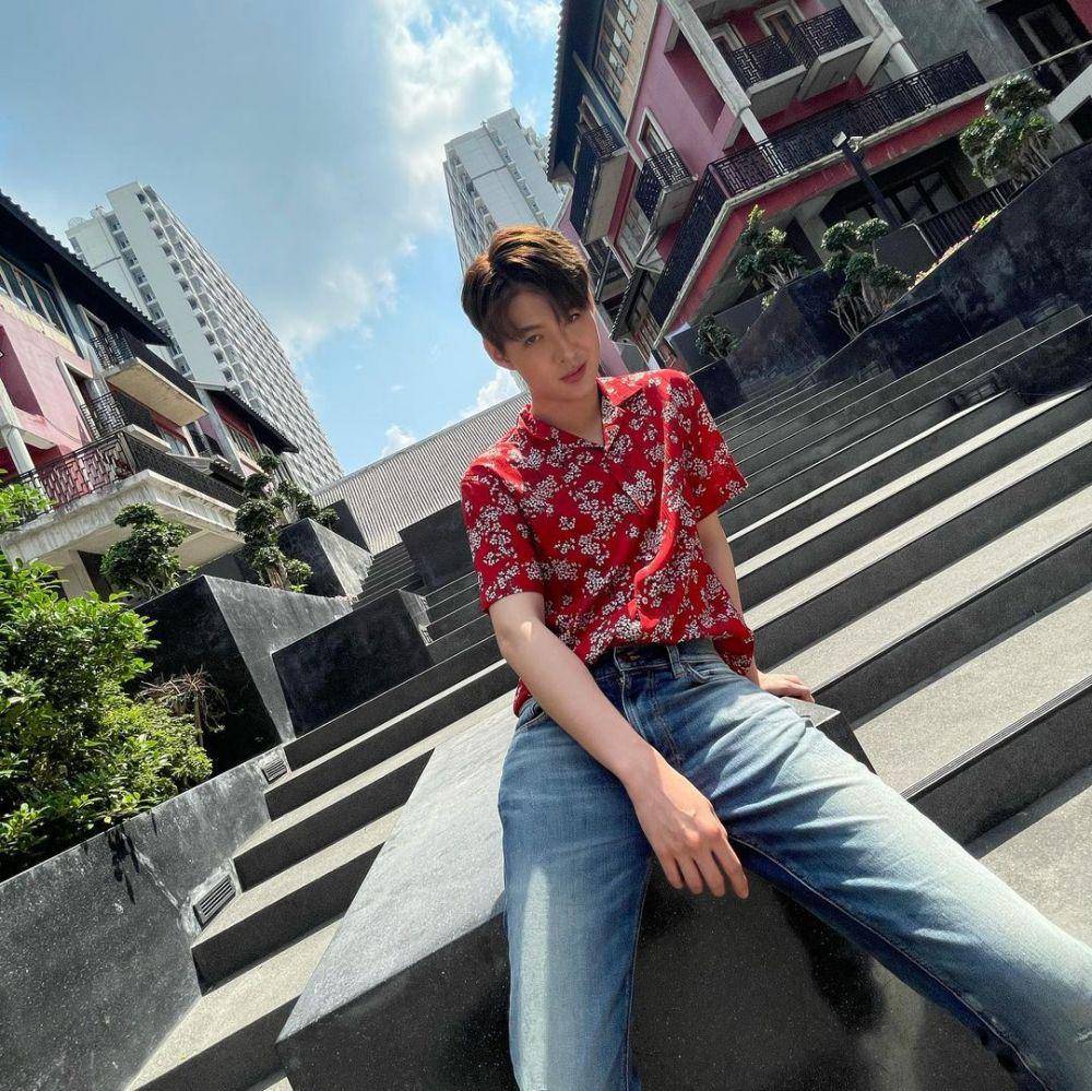 Saint Suppapong (instagram.com/saintsup)