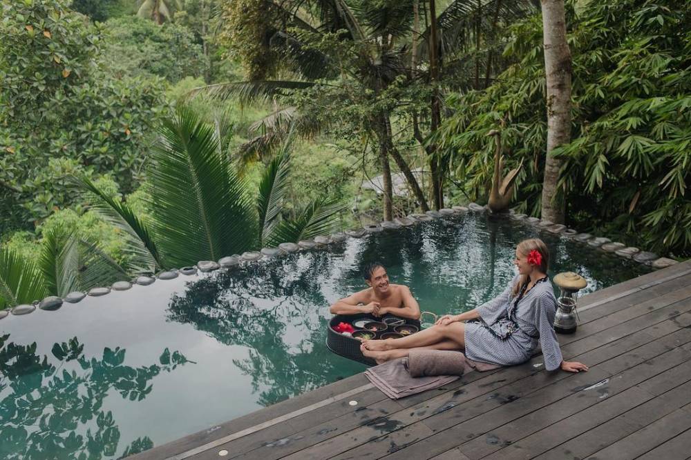 potret romantis Daniel Mananta dan istri tercinta (instagram.com/vjdaniel)
