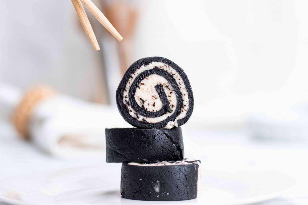 Ilustrasi oreo sushi (joyfulbakers.com)