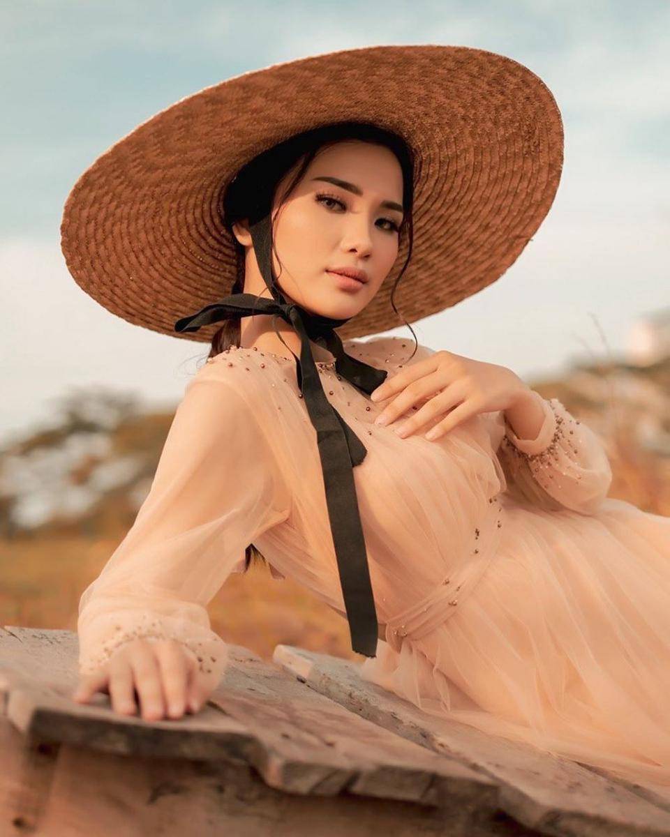 Evelina Witanama (@hs.pictures via instagram.com/evelinatan73)
