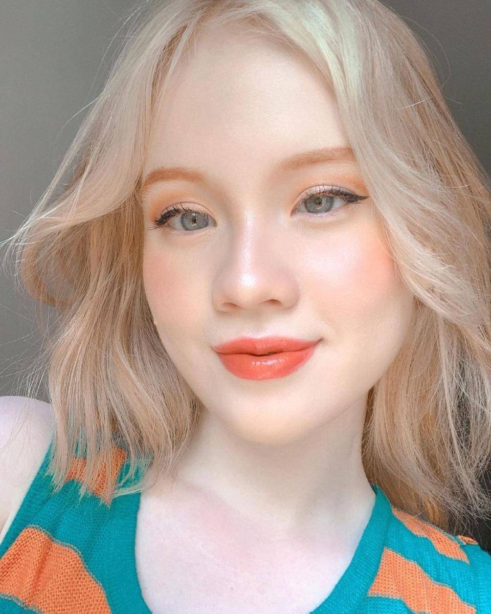 Anindhita Asmarani, seleb TikTok albino (instagram.com/asmaraninn)