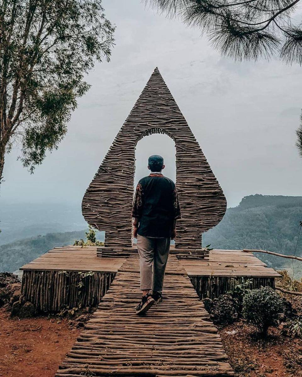 Bukit Lintang Sewu (instagram.com/rmyysaj)