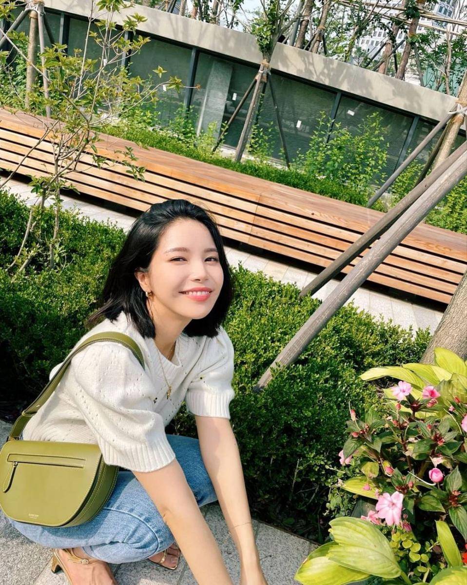 Solar MAMAMOO (instagram.com/solarkeem)