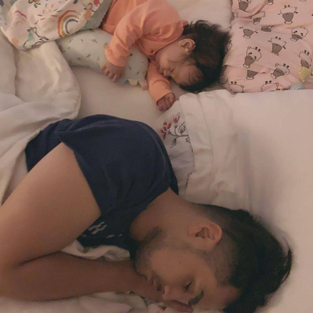 Jonas Rivanno dan anaknya (instagram.com/asmirandah89)
