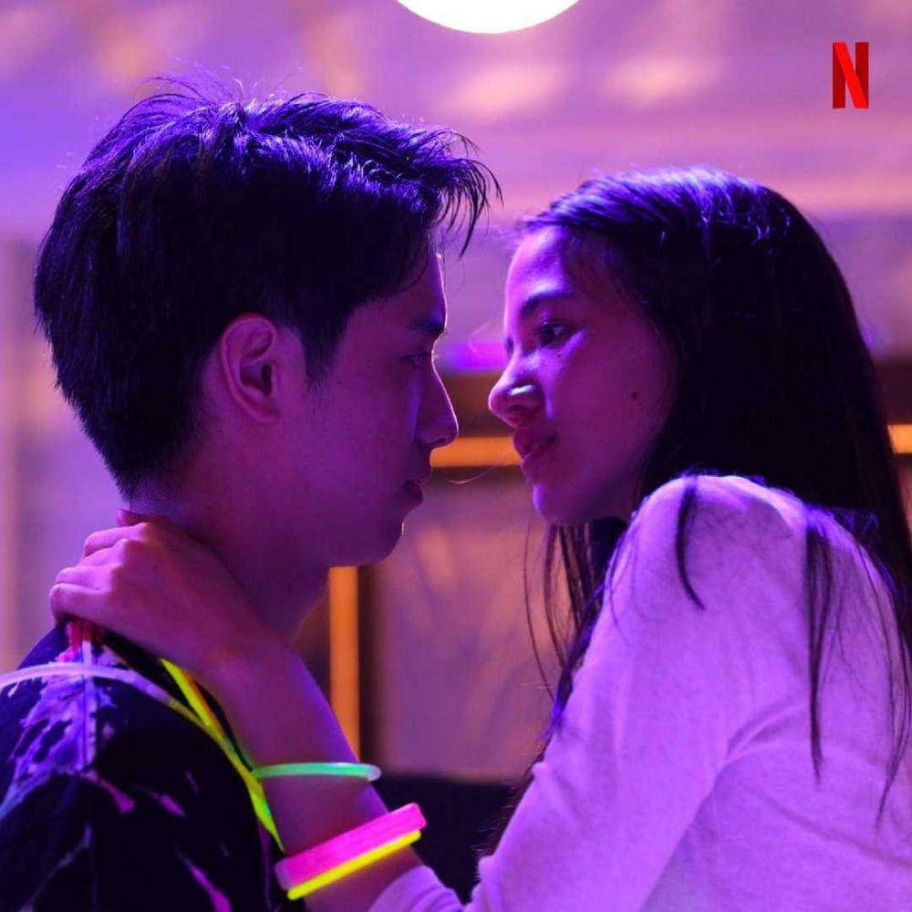 Kay Lertsittichai dan Care Panisara Rikulsurakan di cuplikan film Deep (instagram.com/netflixth)