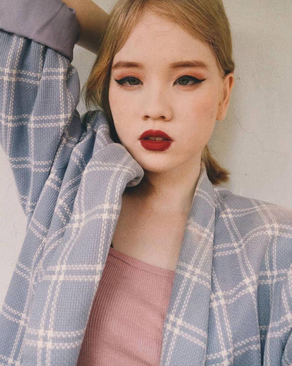 Anindhita Asmarani, seleb TikTok albino (instagram.com/asmaraninn)