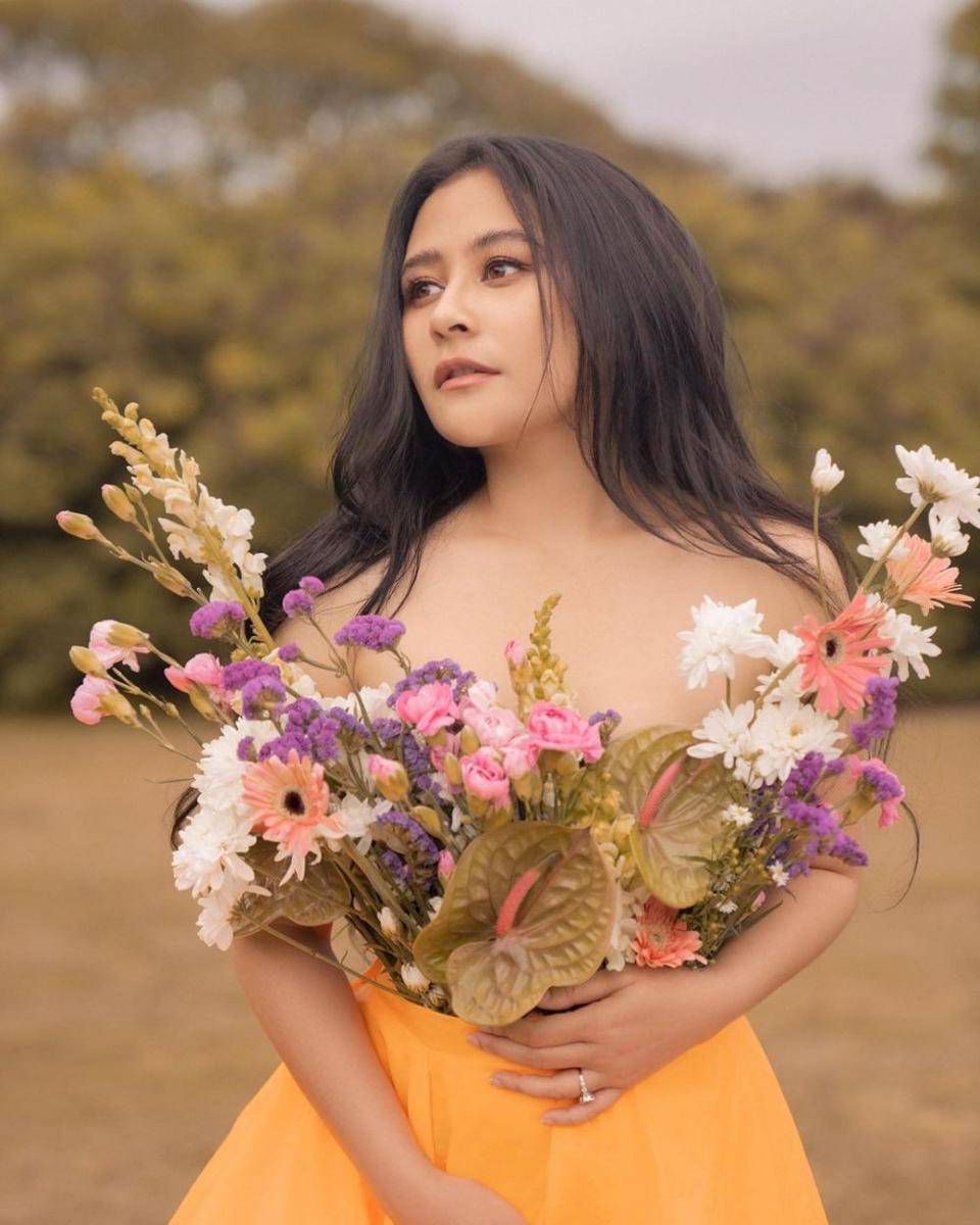 Prilly Latuconsina (instagram.com/prillylatuconsina96)