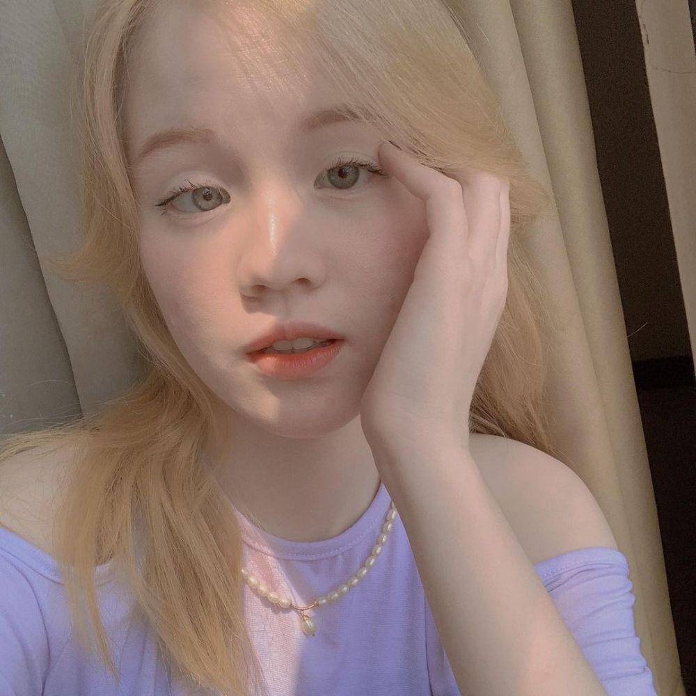 Anindhita Asmarani, seleb TikTok albino (instagram.com/asmaraninn)