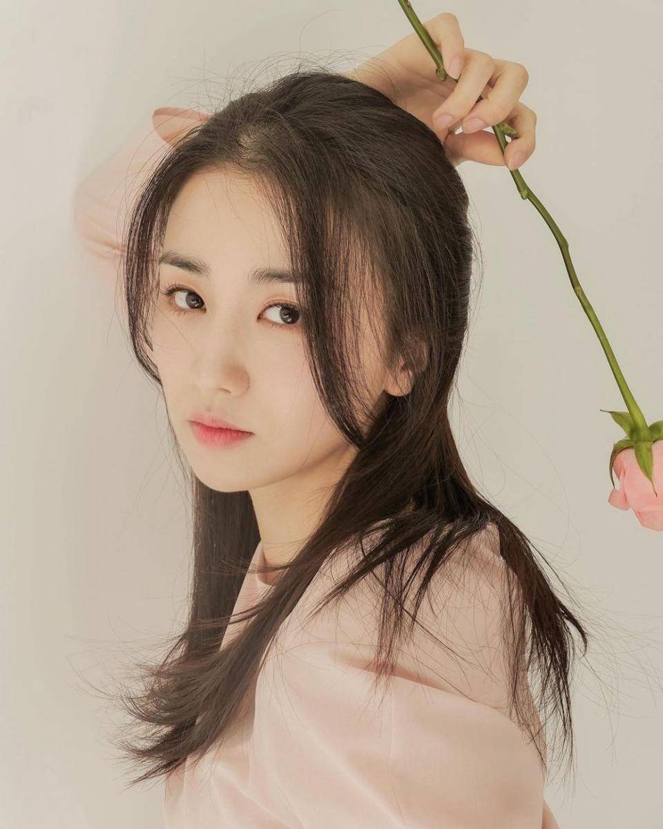 Park Ha Sun (instagram.com/mintsungrace)