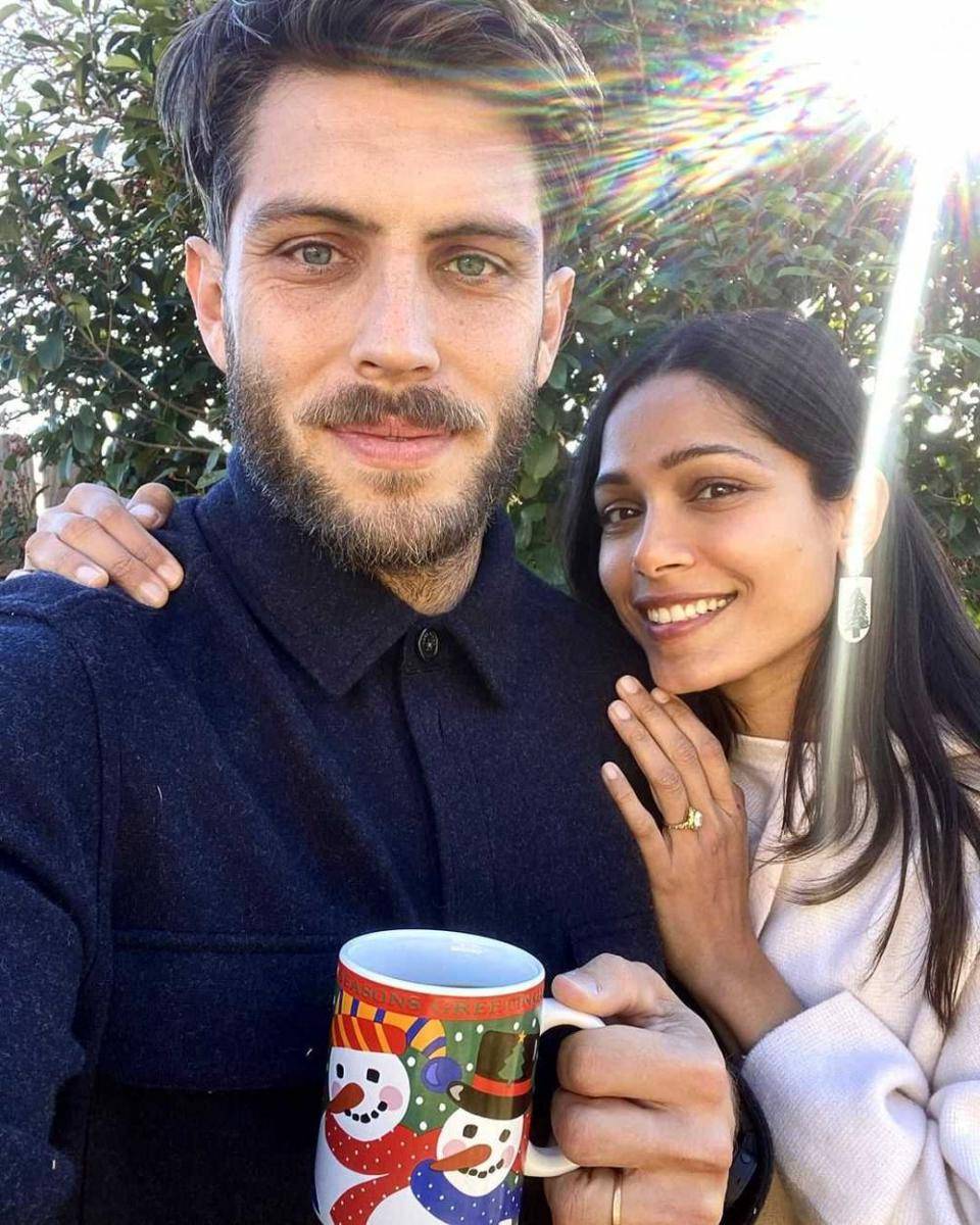 Freida Pinto dan tunangannya (instagram.com/freidapinto)
