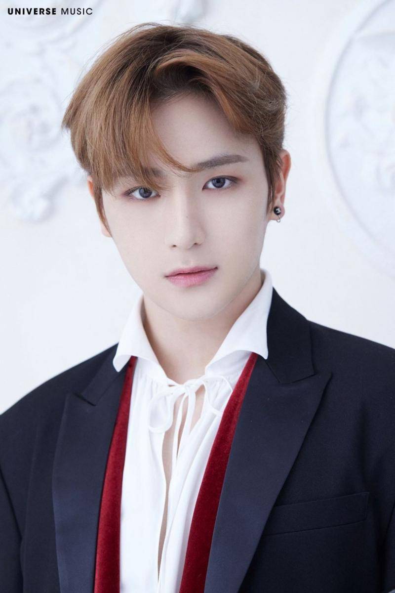 The Boyz dalam foto konsep Drink It (dok. Cre.Ker Entertainment)