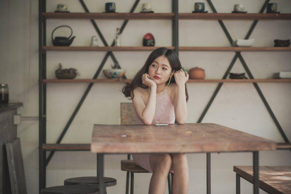 Jangan sampai hubunganmu yang baru hanya sebagai pelarian (Pexels.com/Min An)