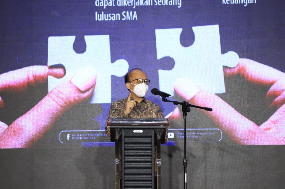 Sekjen Anwar saat menjadi pembicara pada Webinar bertajuk "Strategi Pengembangan Sistem Informasi Pasar Kerja Nasional" pada Selasa (6/7/2021).