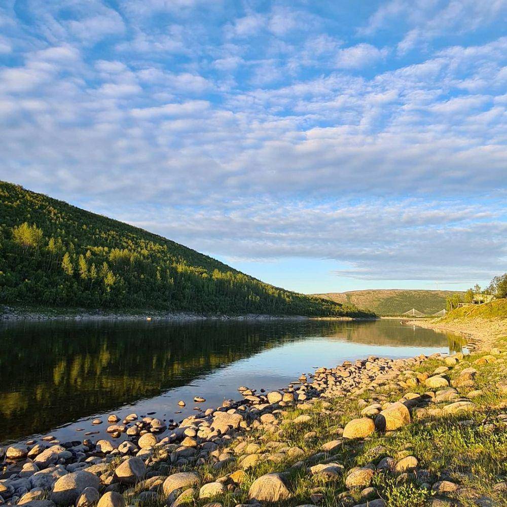 Suasana musim panas di Utsjoki, Lapland, Finlandia. (instagram.com/riittabirkstedt)