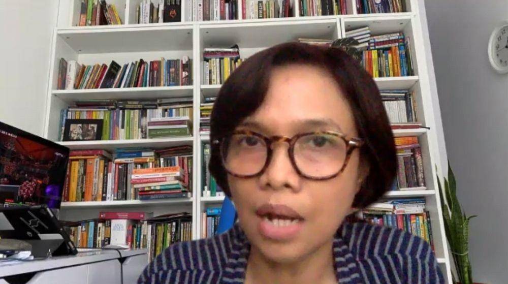 Inisiator LaporCovid19, Irma Hidayana ketika mengikuti diskusi virtual LP3ES (Tangkapan layar YouTube LP3ES)
