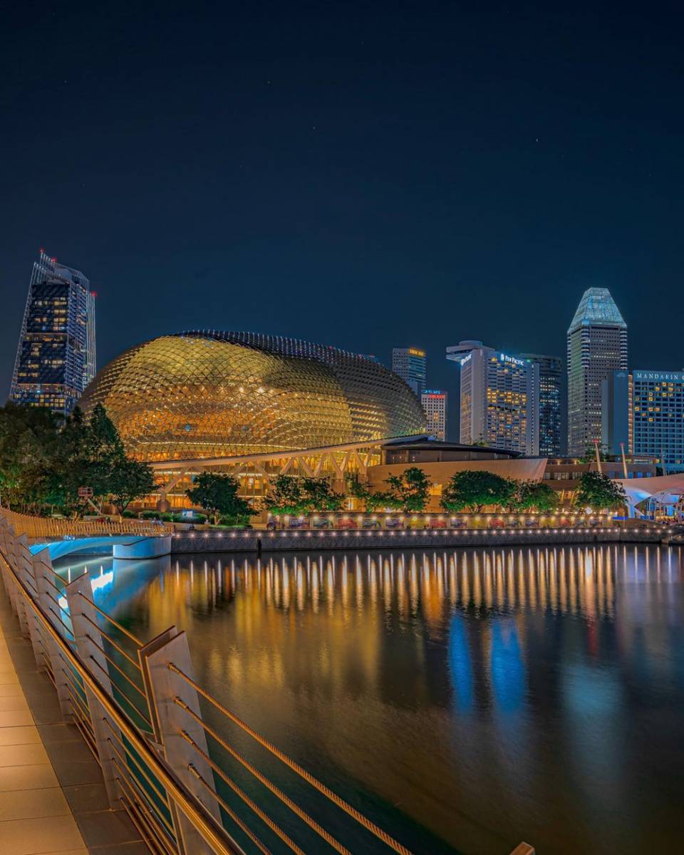 Bangunan dengan arsitektur unik ini sebenarnya adalah pusat seni pertunjukan. (instagram.com/soomal_photography)